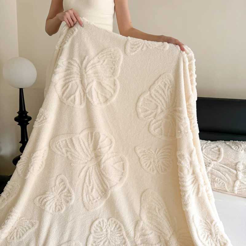 2025 New Winter Flannel Blanket A Coral Fleece Blanket Solid Color Office Nap Blanket No case C251111