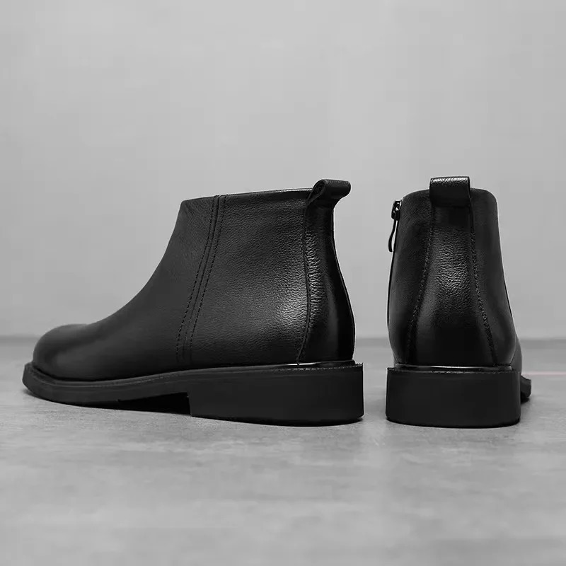 Mens Chelsea Boots Pure Color Versatile European Style Winter Shoes Leather Upper round Toe Low Heel Comfortable Rubber Sole 251110
