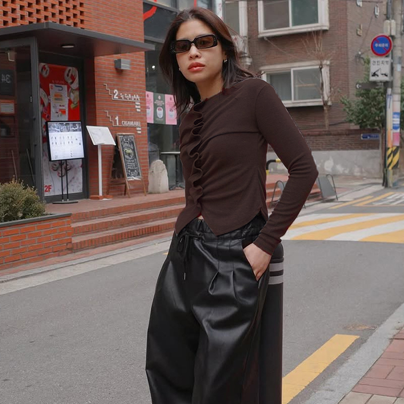 Solid color women's vintage fashionable sweater, with an elegant front opening, front buttons, long sleeves and a round neck---TVL031