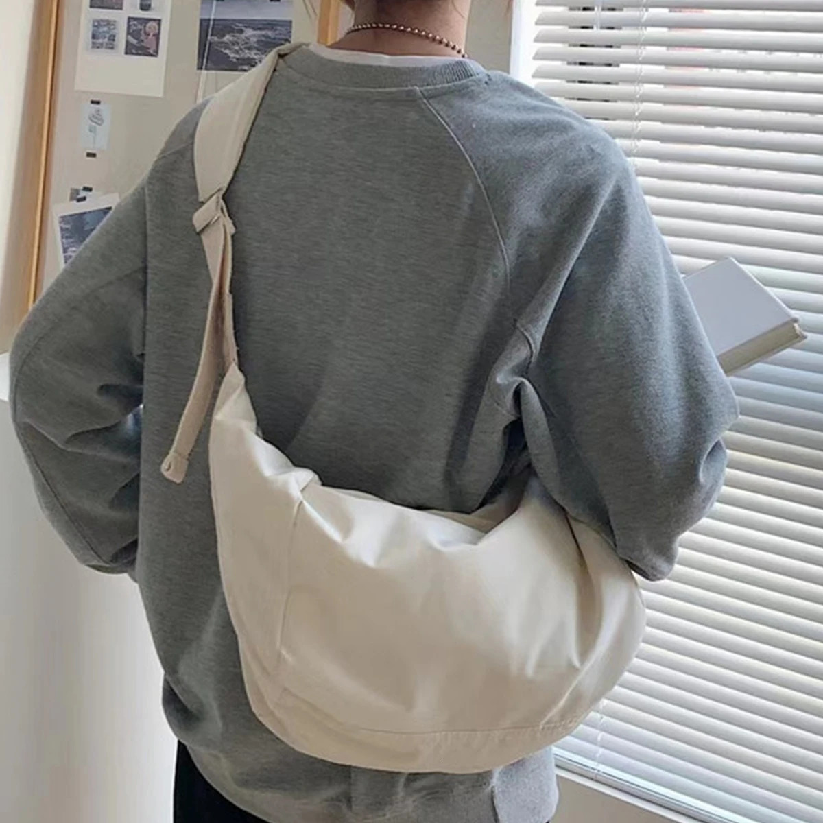 Fashionable casual large capacity nylon ladies shoulder bag Korean style tramp youth crossbody bagzmt 251110