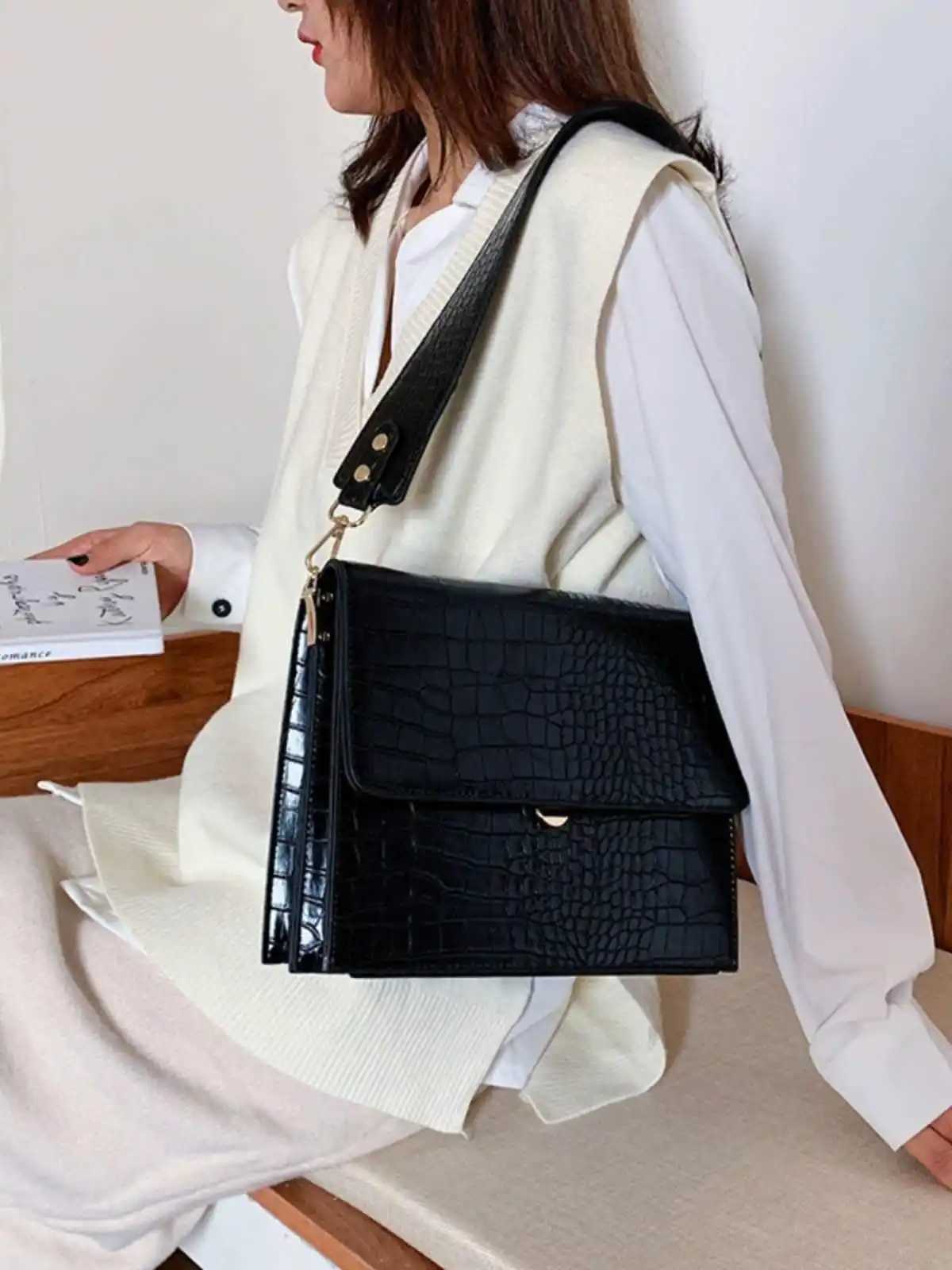 Large Capacity Commuter Square Bag For Women New Fashiona Retro Single Shoulder Briefcase High Quality Versatile Crossbody BagT251110