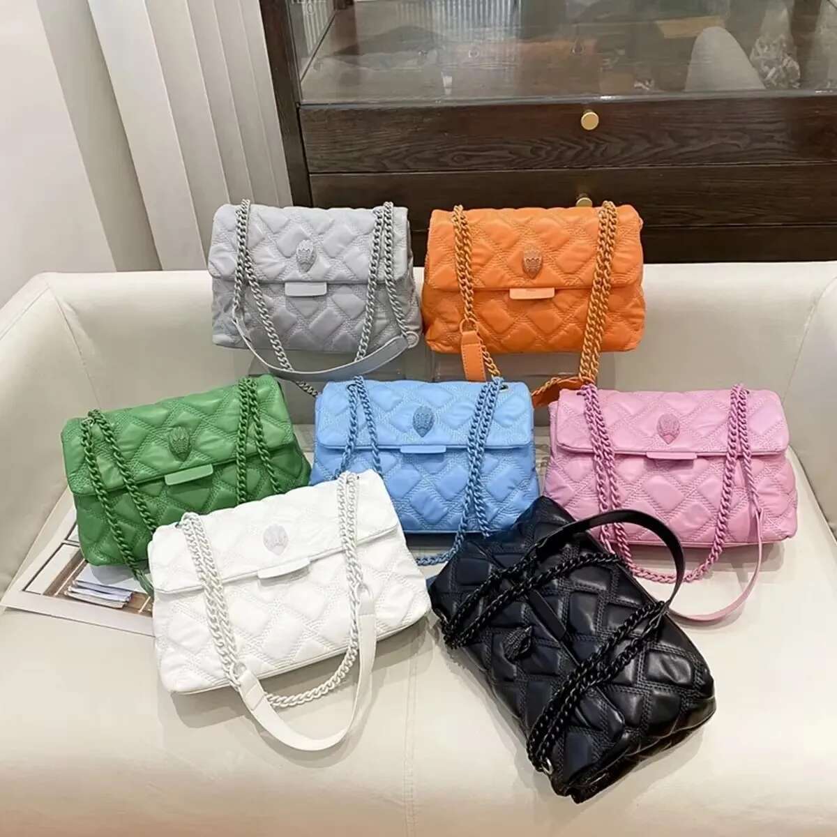 2025 new elegant solid color crossbody bag, retro style leather handbag, minimalist handbag with designer letter decoration, trendy shoulder bag5