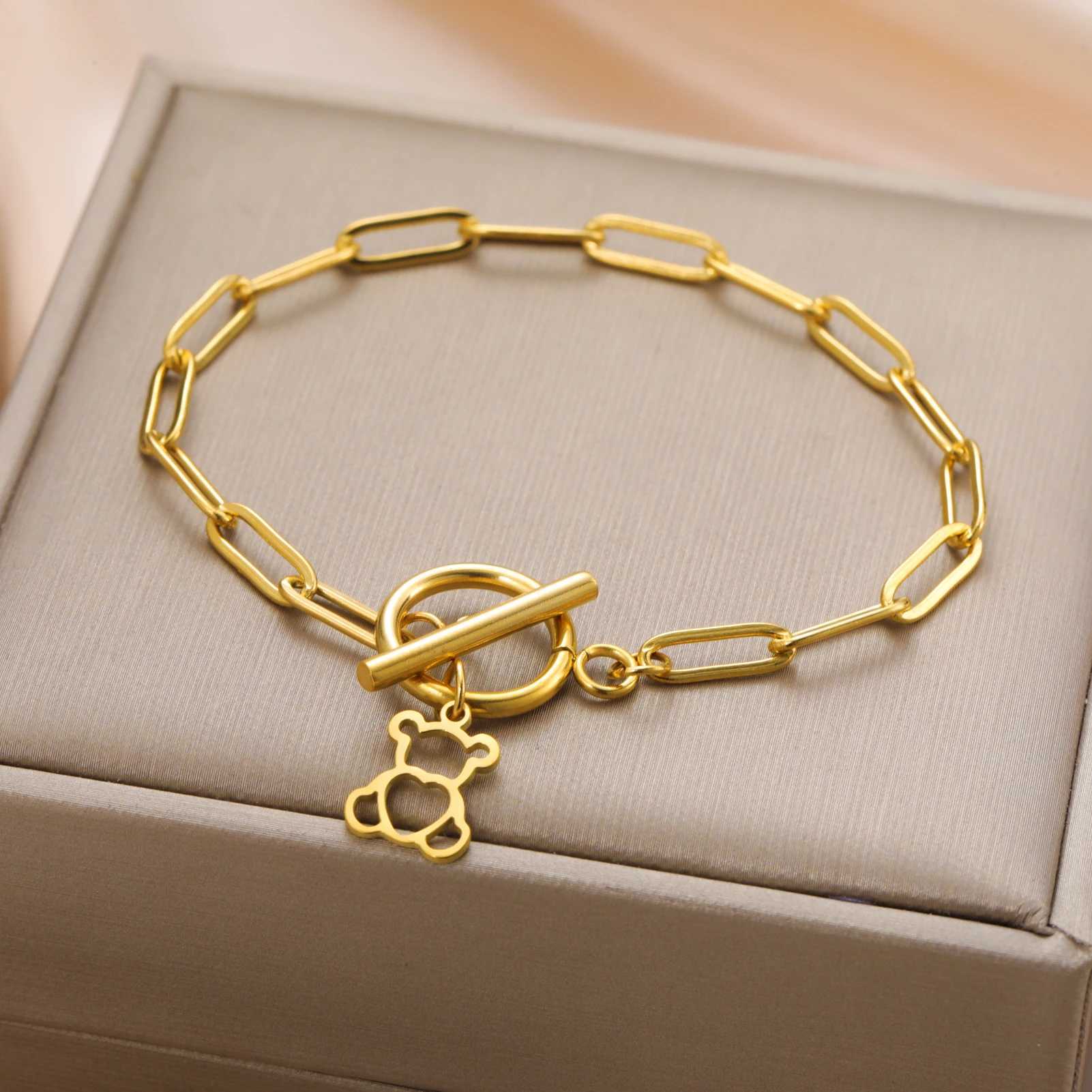 Cute Love Bear Pendant Womens Bracelet Stainless Steel Fashion Simple Romantic Heart Pendant Valentines Day Jewelry GiftC250410