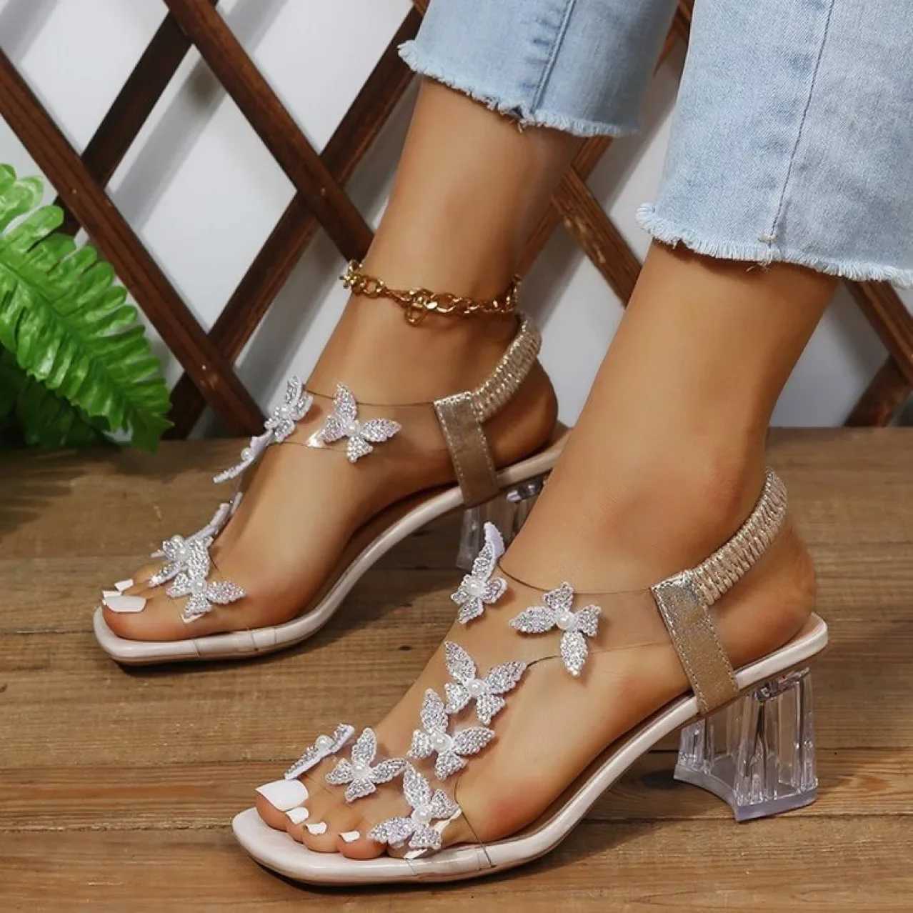 New Thick High Heels Womens Large Casual Sandals Rhine High Heels Womens High Heels Metal Butterfly Party WeddingXJ250410