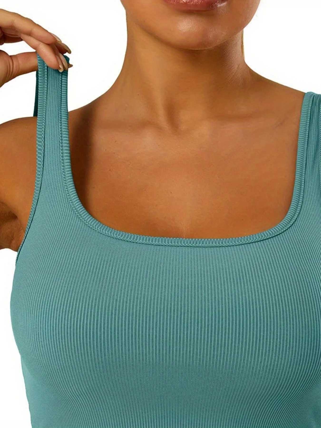 New short vest womens top tight shorts sports casual set summer womens set sexy club womens clothing 2-piece setW250411