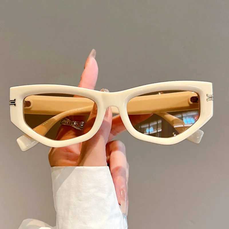 Womens Cat Eye Sunglasses 2024 Luxury Brand Designer Retro Irregular Frame Gradient Glasses UV400 Sunshade Womens SunglassesT250411