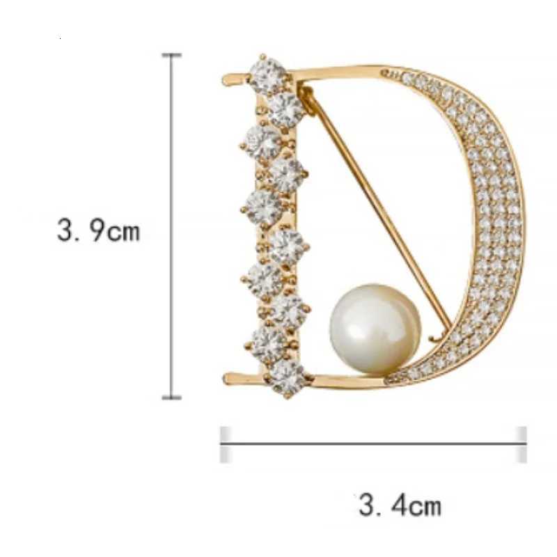 Luxury New Womens Light Luxury and High-end D Letter Zircon Brooch Pin Ins Design Coat Jacket Accessories Personalized Suit Corsage Y251111