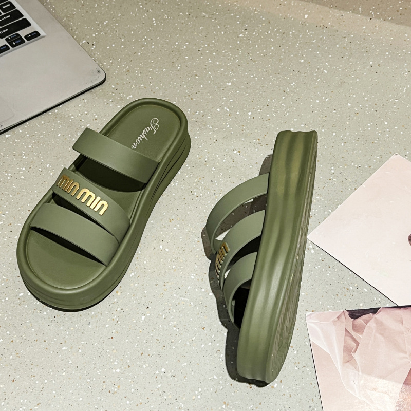 2025 summer new platform slippers women wear stylish letter flip-flops beach soft soled comfortable slippers green