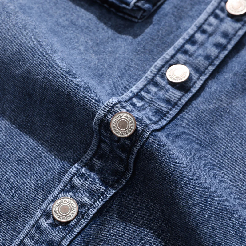 Retro Distressed Long Sleeve Denim Jacket Mens Casual Oversized Work Clothes with Patched Pockets 250411e