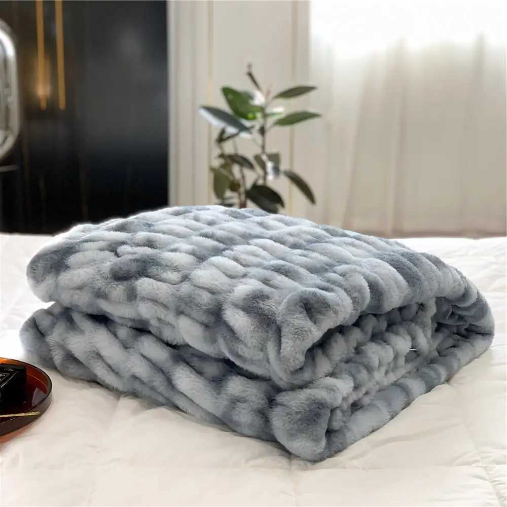 Luxury Winter Faux Rabbit Fur Blanket Soft Thicker Warmth Sofa Throw Blanket High Grade Home Comfortable Warm Blankets for Beds C251111