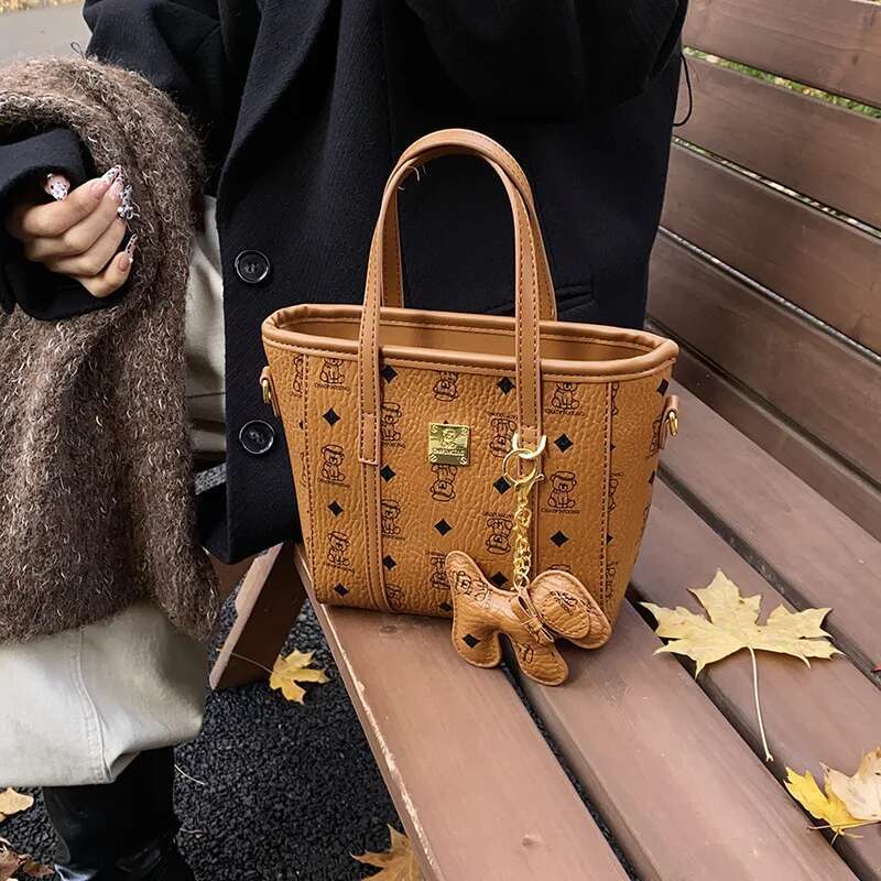 2025 New Fashionable Handheld Vegetable Basket for Women, Fashionable Large Capacity Water Bucket Designer, Multi functional Commuter Crossbody Bag5