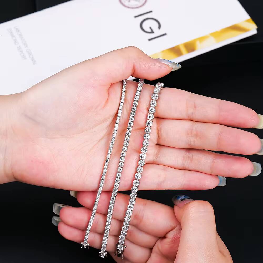 Cultivate Diamond Tennis Bracelet DEF Colour Comes with Certificate for Verification Can Undergo Professional Inspection