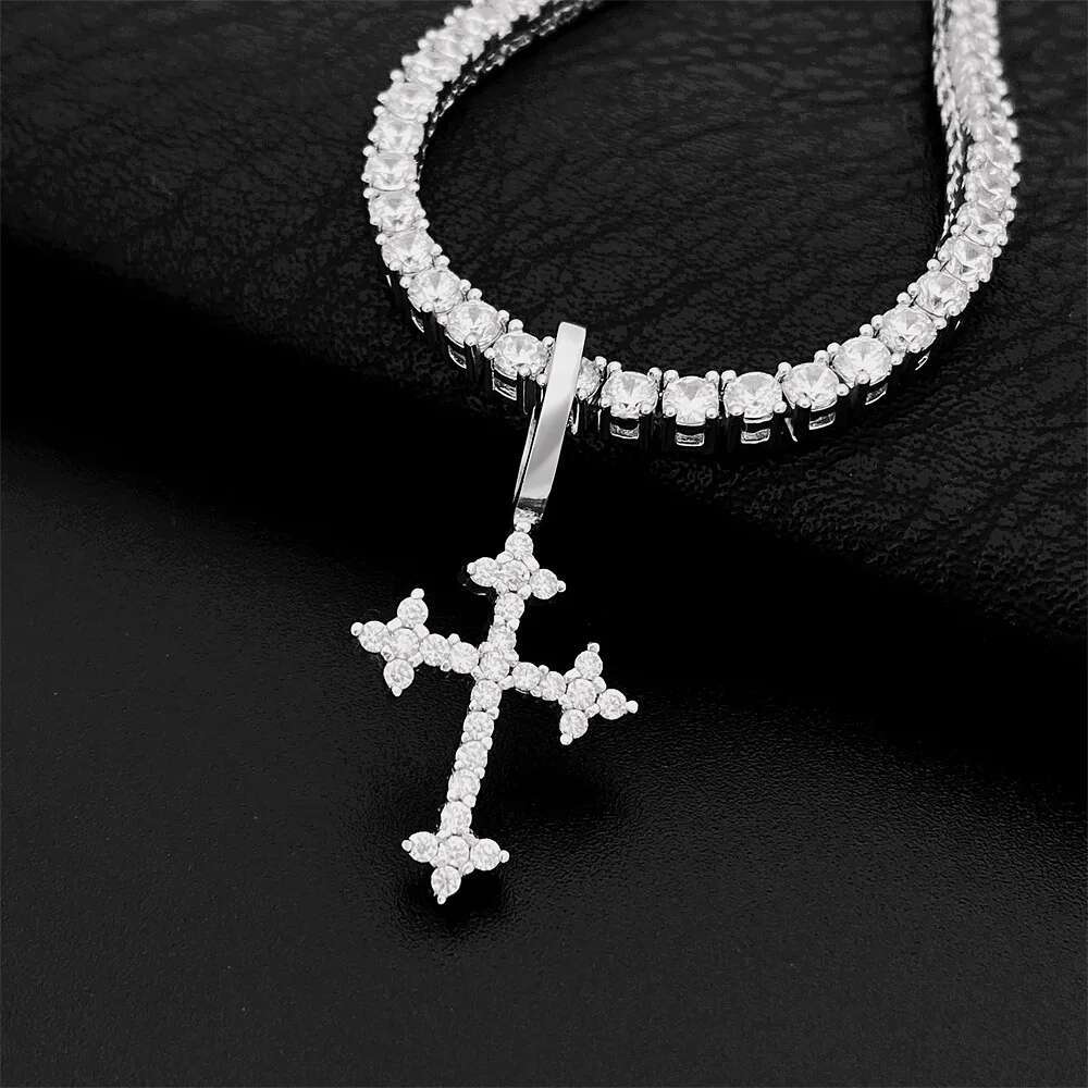 8MM Full Moissanite Diamond D Color Cross Pendant S925 Sterling Sliver White Gold Moissanite Pendant for Women Men