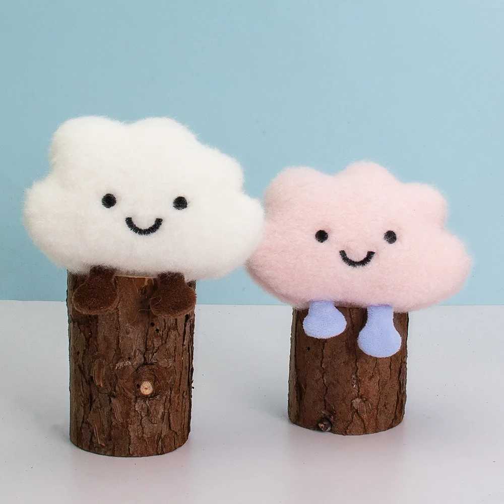 Cute cartoon cloud plush keychain pendant plush doll decoration keychain backpack pendant girl clothing accessories W250411