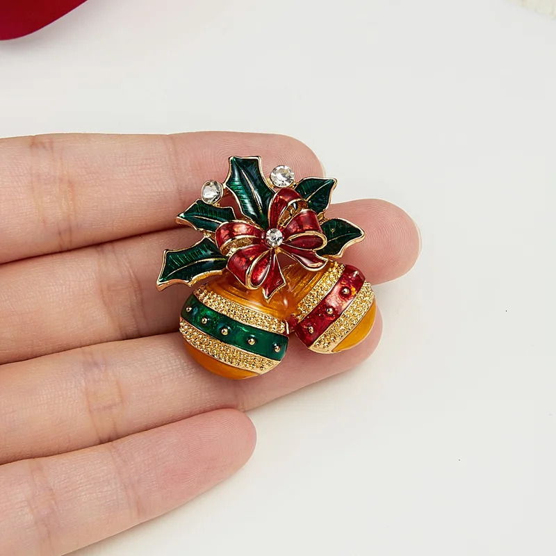 Year Christmas Brooch For Women Fashion Snowman Santa Claus Tree Deer Bell Hat Enamel Cute Jewelry Kids Gifts 251103