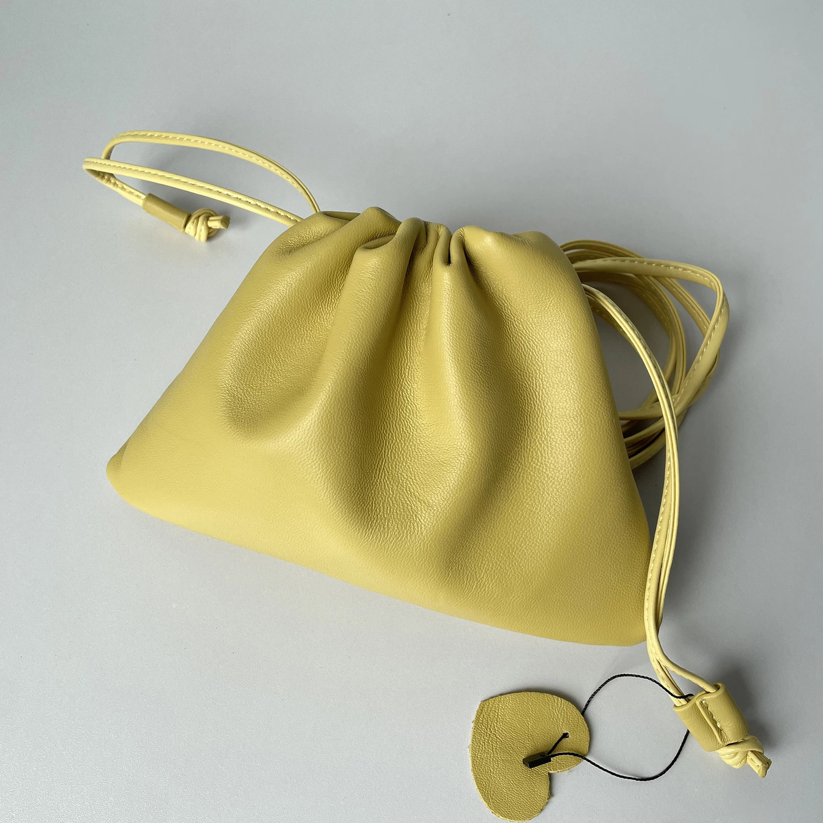 Sheepskin drawstring cloud bag 2025 summer soft genuine leather handbag shoulder bag fashionable women crossbody bag 251106