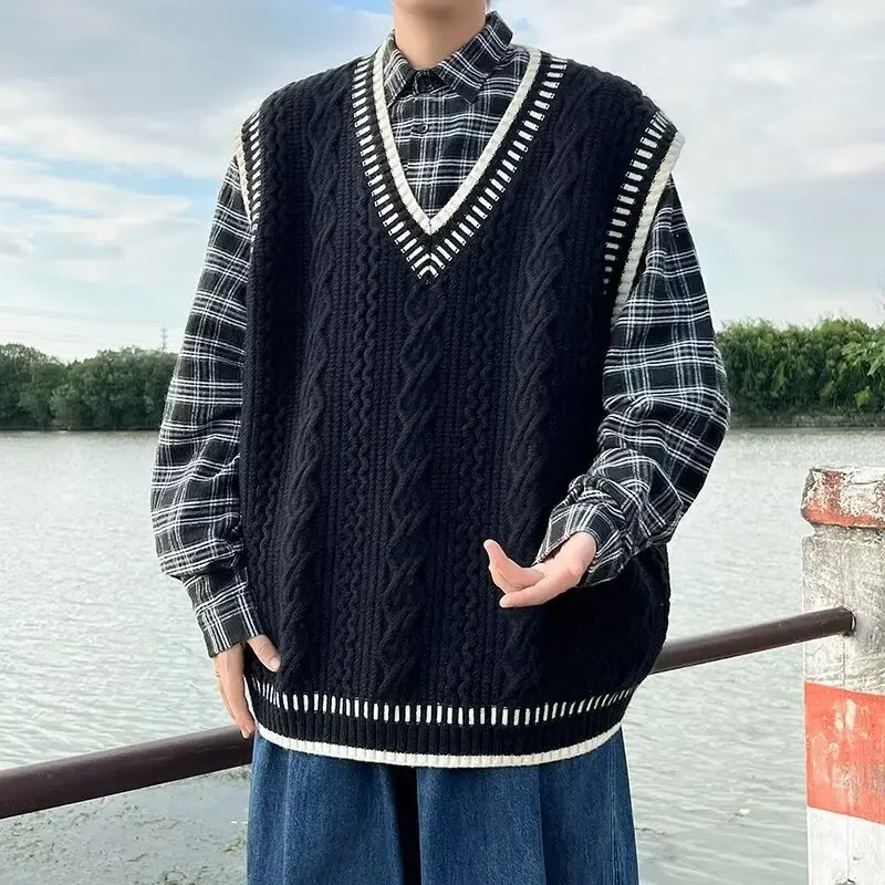 Loose Knitted Sweater Vest Twist Yarn Vneck College Style for Men And Women Autumn Winter Fashion Retro Layering Top 251104