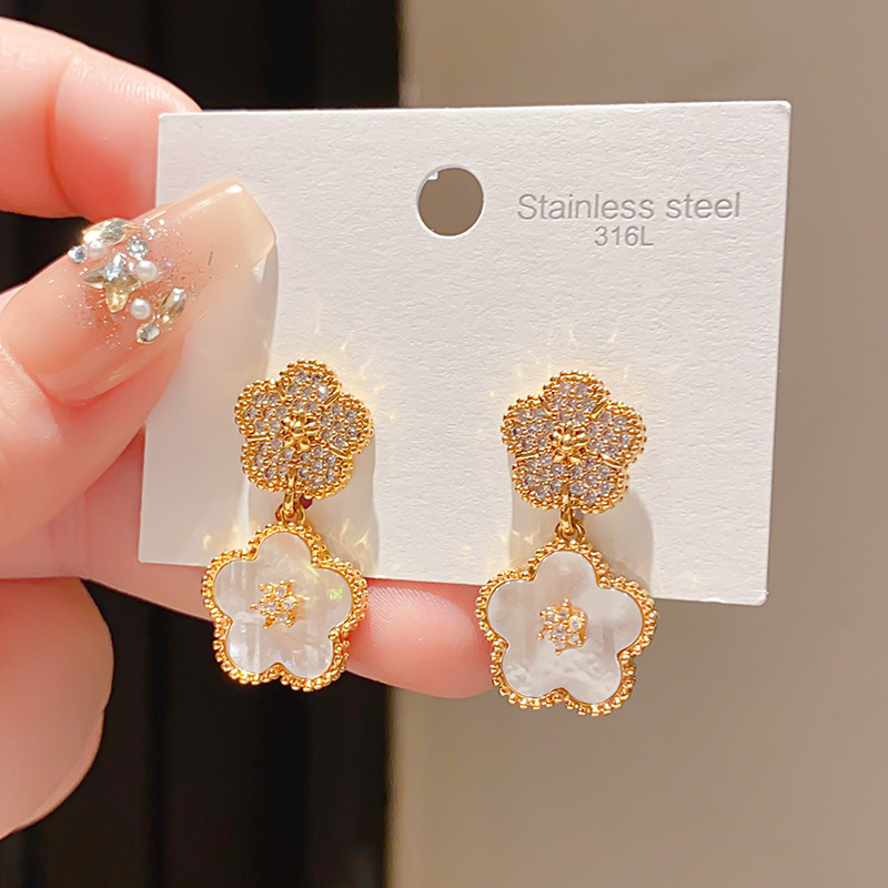 Exquisite Gold Plated Design With Five Flower Petal Earrings Alloy Material Temperament Women s Exclusive Daily Wear Earrings Love Birthday Party Gift