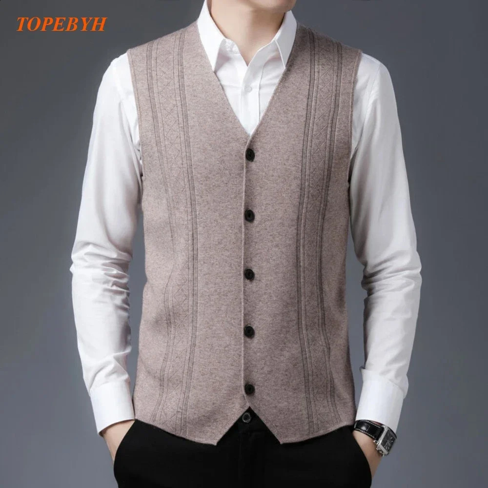 Mens business casual Pullover Wear warm sleeved nonwoven vest mens knitted top 250411Z
