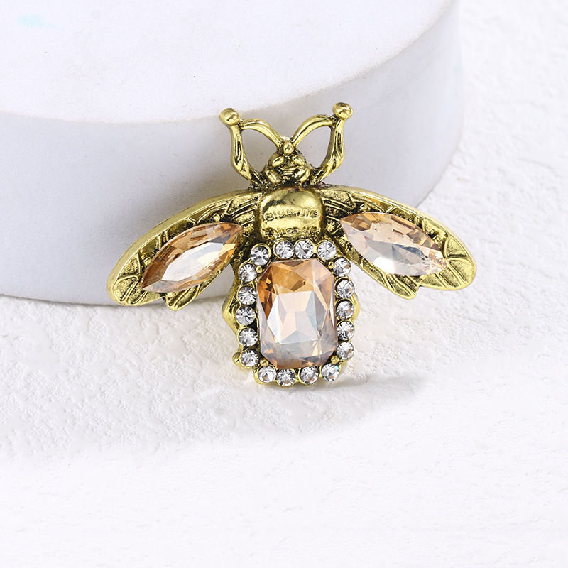 Exquisite Insect Shaped Design Charming Women s Brooch Finely Textured Alloy Material Carving Daily Wear Boutique Gift Brooch