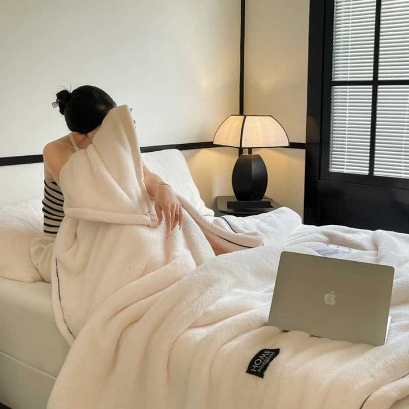 Plush Warm Winter Blanket A Grade Coral Fleece Flannel Soft Thick Bed Blankets for Sofa Single Double Couple Furry Bedspread C251111