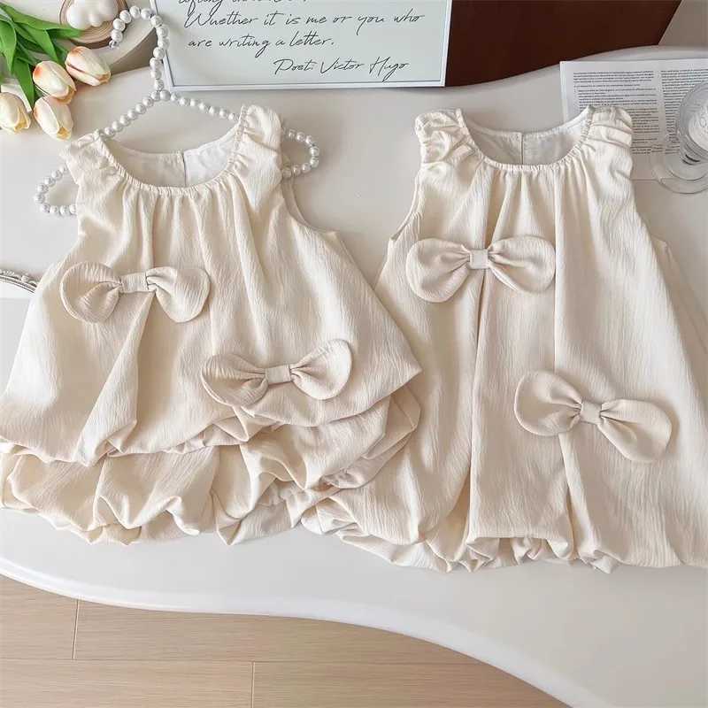 Childrens clothing set suitable for girls aged 2-7 years bow sleeveless vest+cargo pants two pieces of summer casual beige girls clothingXJ250410