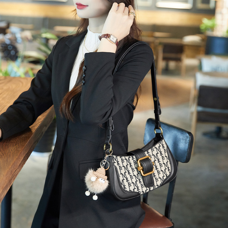 2025 New trendy niche shoulder bag high-end custom embroidery baguette underarm bag light luxury handbag cross body bag for women