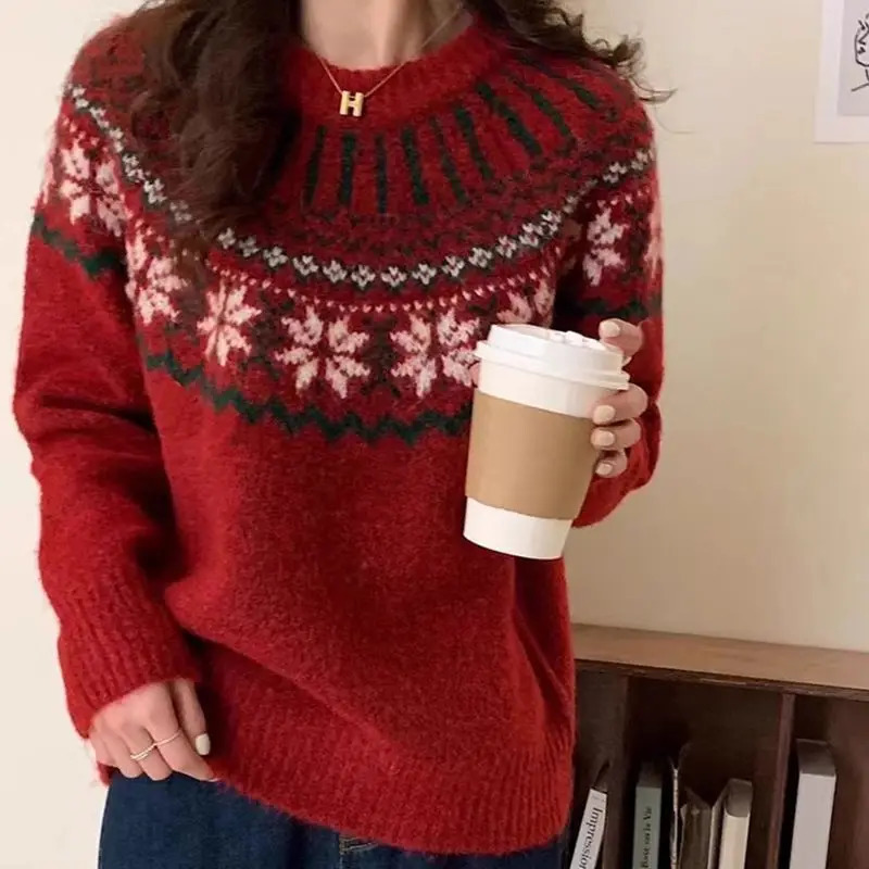 Korean style jacquard soft waxy snowflake embroidered sweater round neck retro loose Christmas sweater for women 251106