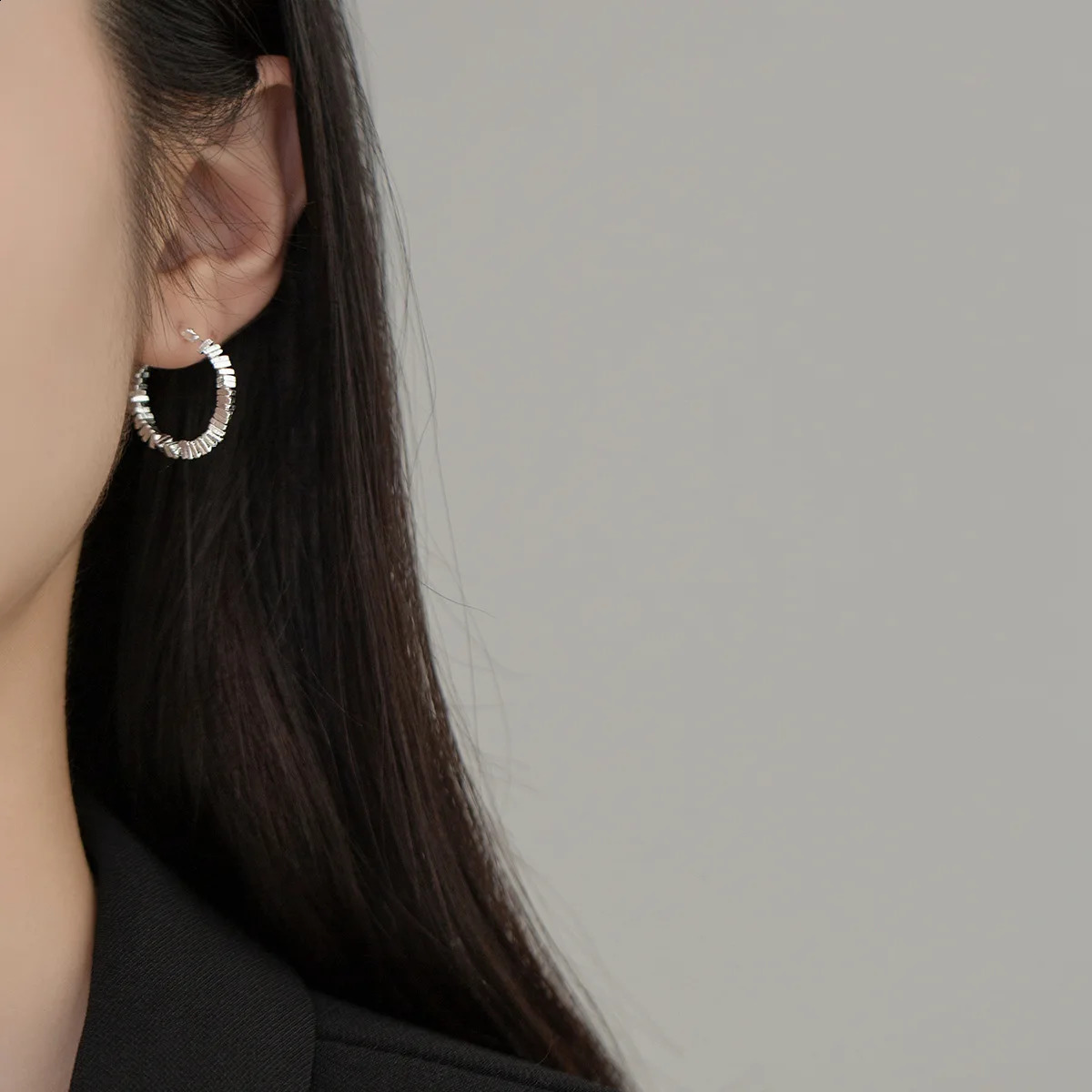 1.6cm 925 Silver Womens Earrings with Elegant Triangle Bead 925 Silver Jewelry Ring Earrings 250409