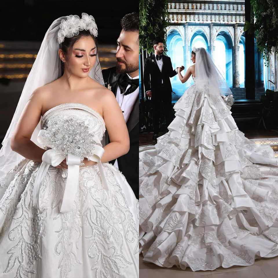 Exquisite Ball Gown Wedding Dresses With Multilayers V-Neck Lace Appliques Backless Custom Made Plus Size For Special Occasion Bridal Gown Vestidos De
