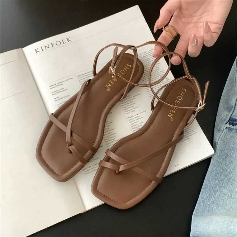 Design 2025 Summer New Womens Sandals Fi Open Lace Womens Elegant Gladiator Shoes Outdoor Dresses Flat SandalsXJ250410