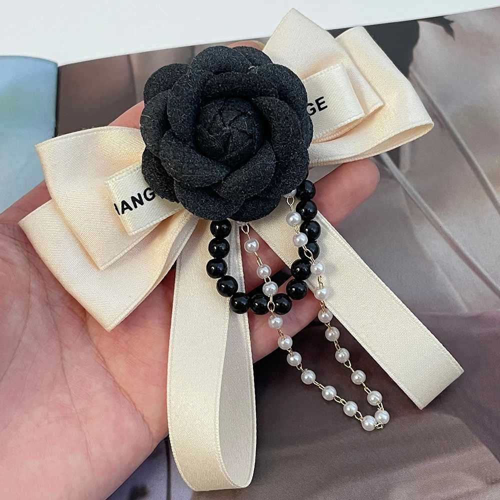 Luxury Luxurious Camellia Bow Pearl Chain Brooch Ladies Wedding Dress Decorations 2024 New Souvenir Gifts for Girls Y251111