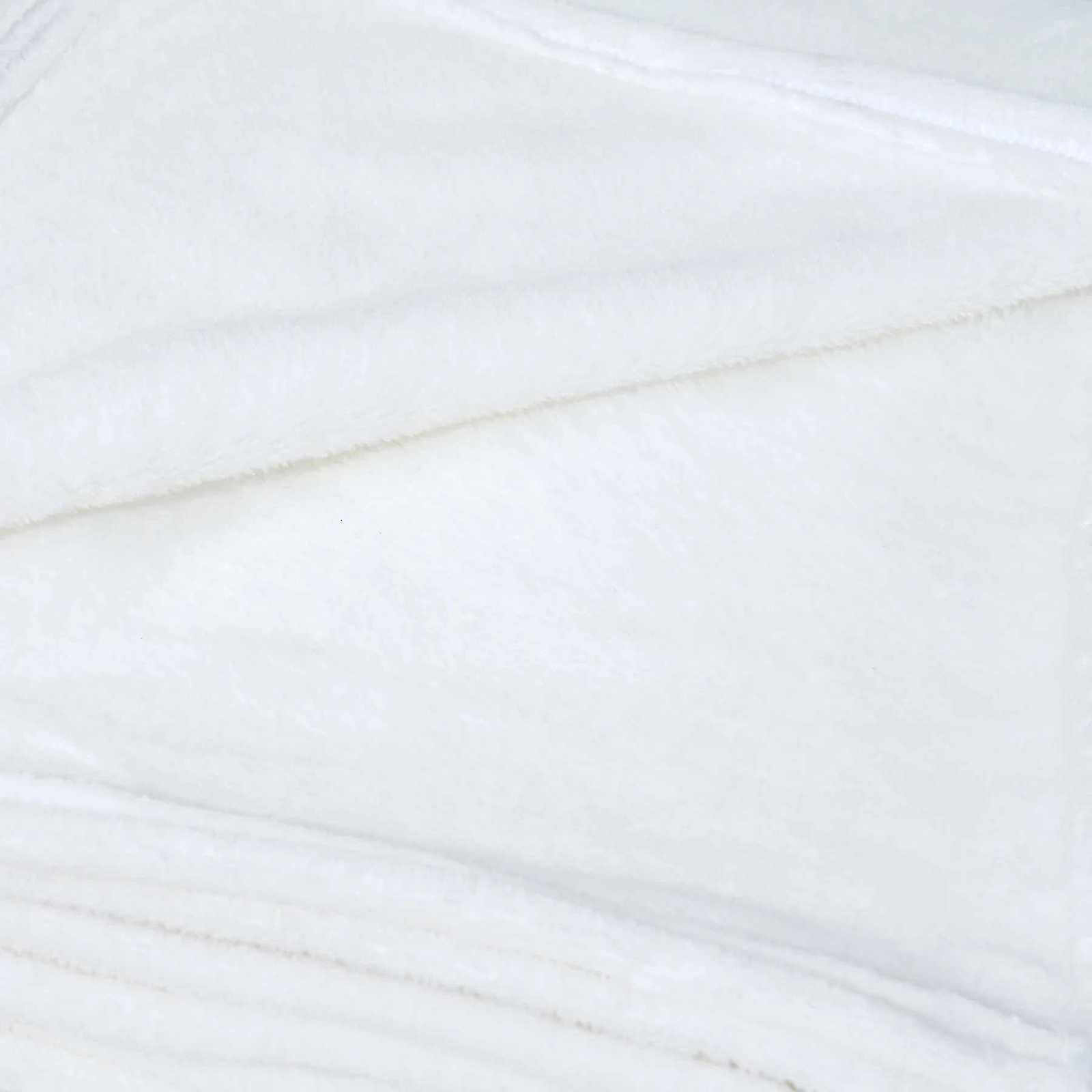 White Daisy Pattern Throw Blanket Perfect for Couch Bed Car Home Camping Lovely Flowers Fruit Fans Gift All Season Use C251111