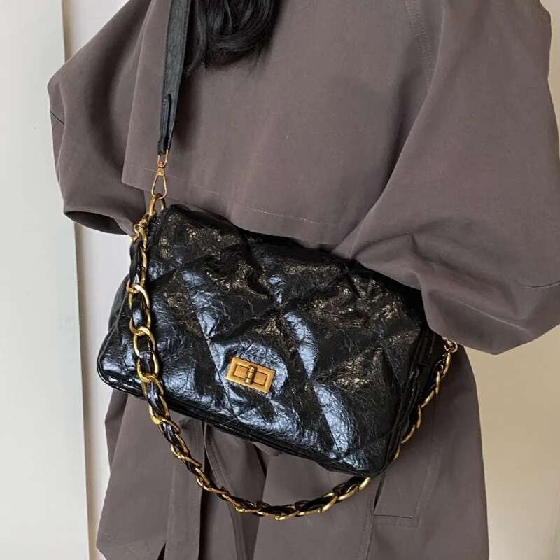 2025 New Small Square Winter Trend Multi functional Shoulder High end Leisure Designer Women's Trendy Shoulder Bag3
