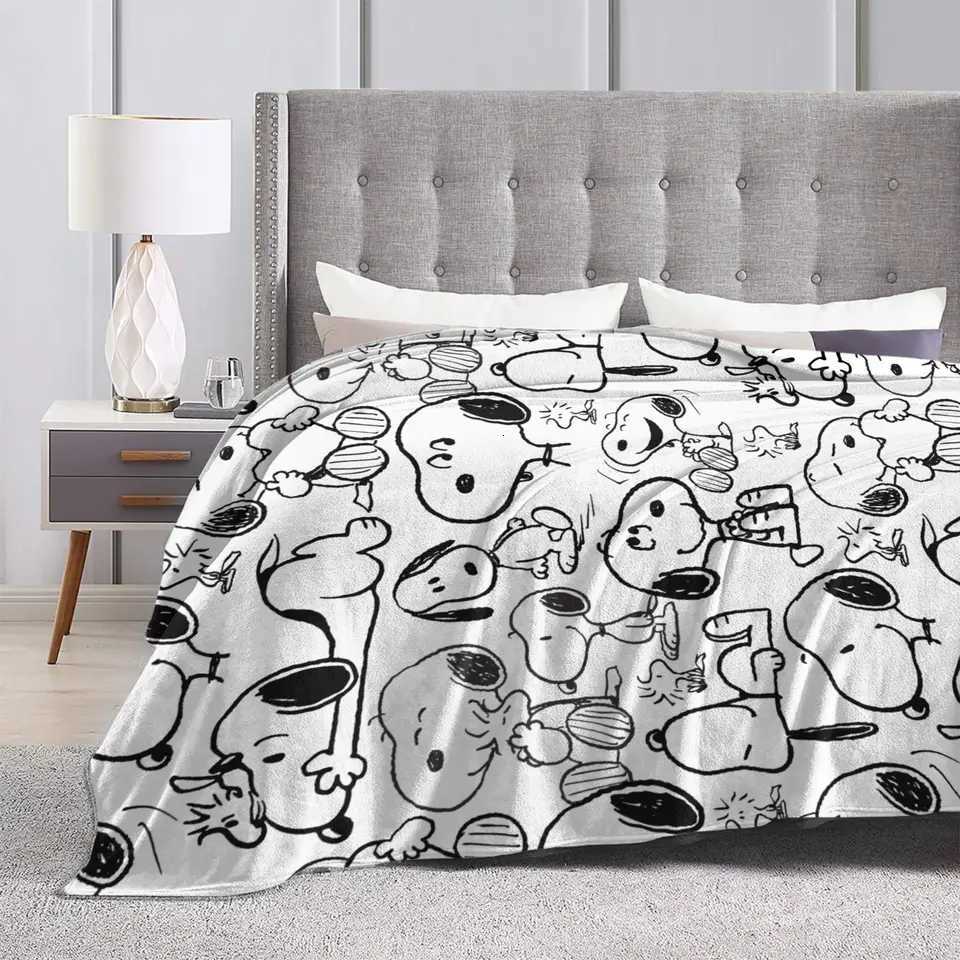 Peanuts Snoopys Giggle Laugh Pattern Flannel Throw Blankets Blanket for Bed Travel Lightweight Plush Thin Quilt C251111