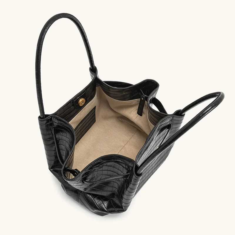 2025 Womens velvet leather single-shoulder hand-held dumpling bag single-shoulder crossbody bag simple yet luxurious tote bagT251110