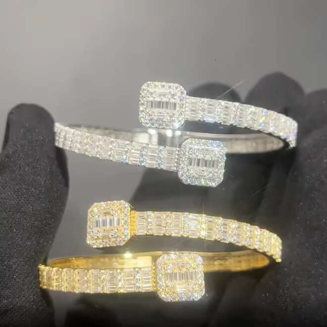 Hiphop Bracelet 925 Sterling Silver Gold Plated Hand Setting Customized Iced Out VVS Baguette Moissanite Bangle