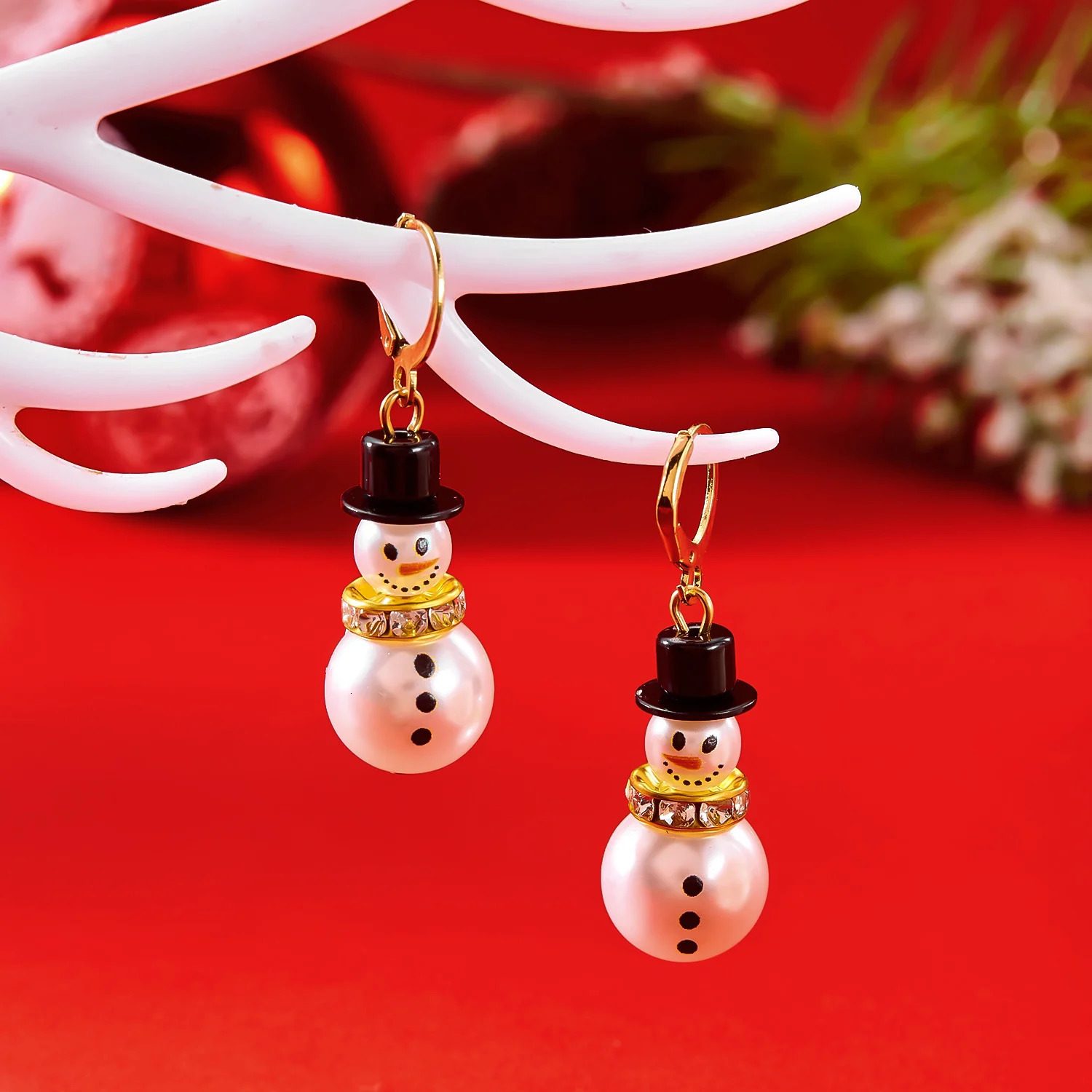 Fashion Christmas White Snowman Pearl Drop Earrings for Women Cute Snowflake Earring Jewelry Year Holiday Gifts 251103