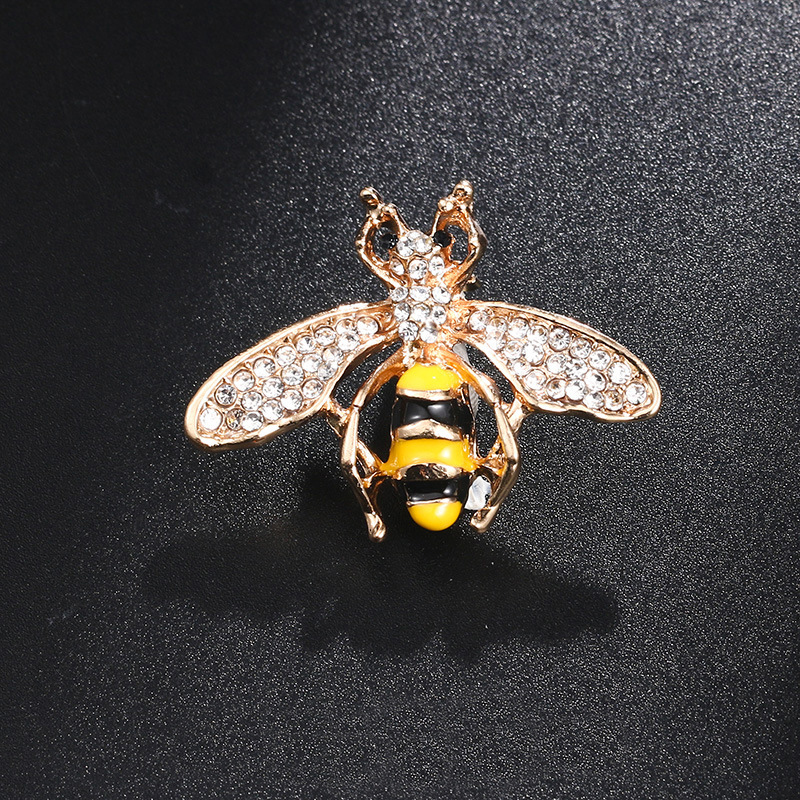 Exquisite Bee Outfit Design With Cute Brooch Simple Daily Outfit With Brooch Exquisite Small Gift Birthday Gift Brooch