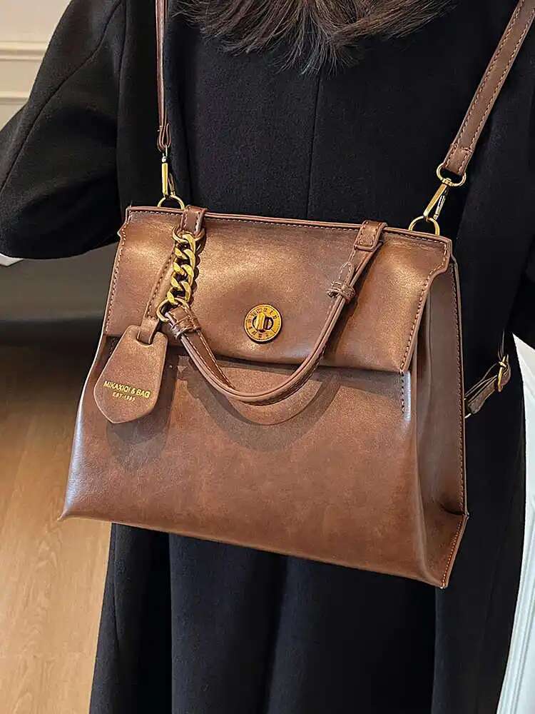2025 New Autumn/Winter PU Leather Designer Women's Backpack Fashion Multi functional Student Backpack Women's Daily Commuting Handbag3