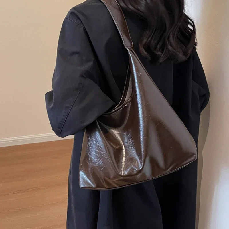 Large Capacity Red Bag For Women Retro Texture Single Shoulder Tote Bags Fashion Versatile Casual Ladies Handbags 251110