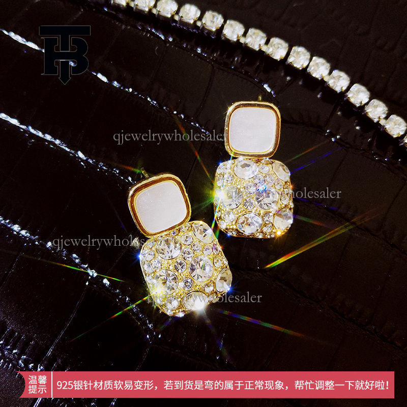 TB BHULAMTE Designer French Silver Needle Earrings Fashion Luxury Diamond Butterfly Earrings Niche Simple Versatile High-end Women's Jewelry