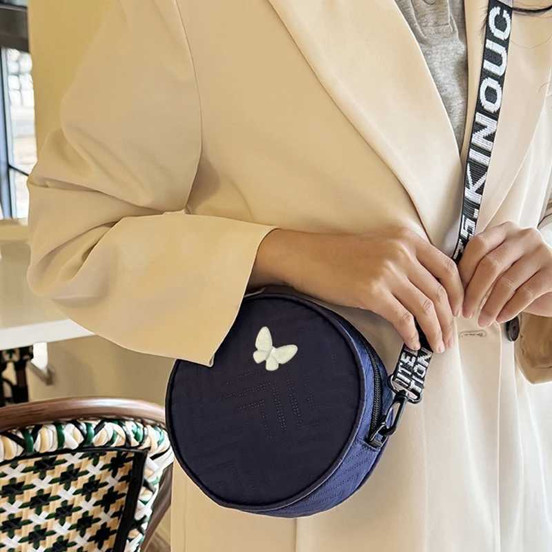 Neutral style round shoulder bag for men and women Wave pattern design Crossbody bag suitable for travel and photographyT251110