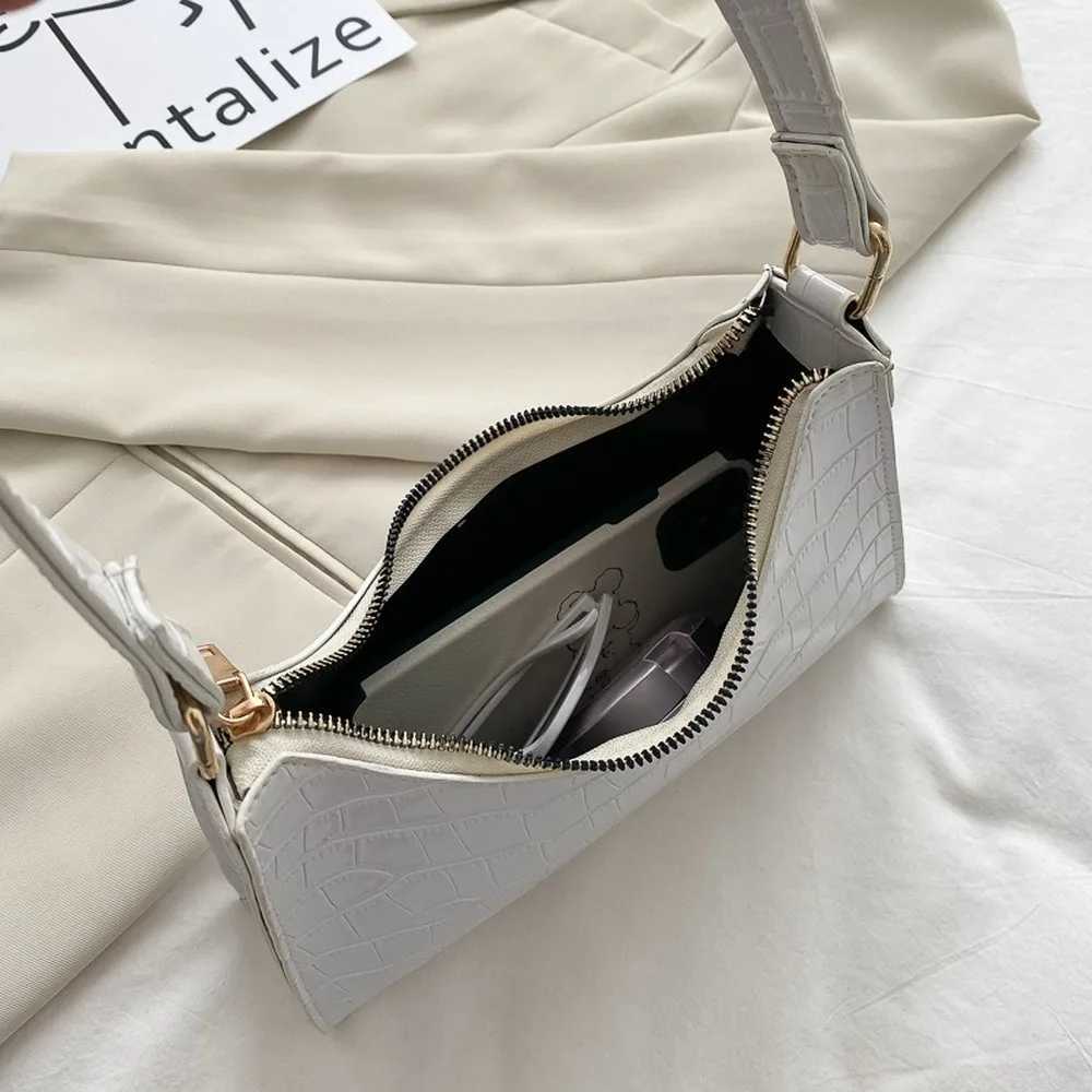 Fashionable Exquisite shopping bag retro casual womens handbag shoulder bag womens leather solid color chain handbagT250411333