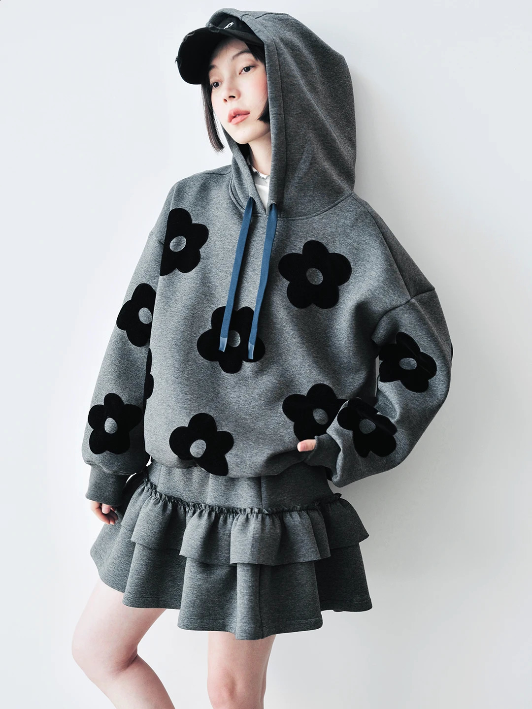 IMAKOKONI Original n Grey Hoodie Long Sleeve Flower Patch Womens Automatic Jacket 244780 250314