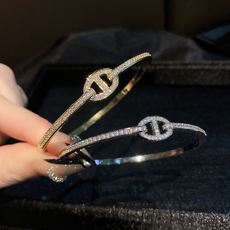 Trendy Zircon Inlaid Oval Hollow Design Bracelet Womens Fashionable Bracelet Versatile Bracelet Exquisite Jewelry Gift