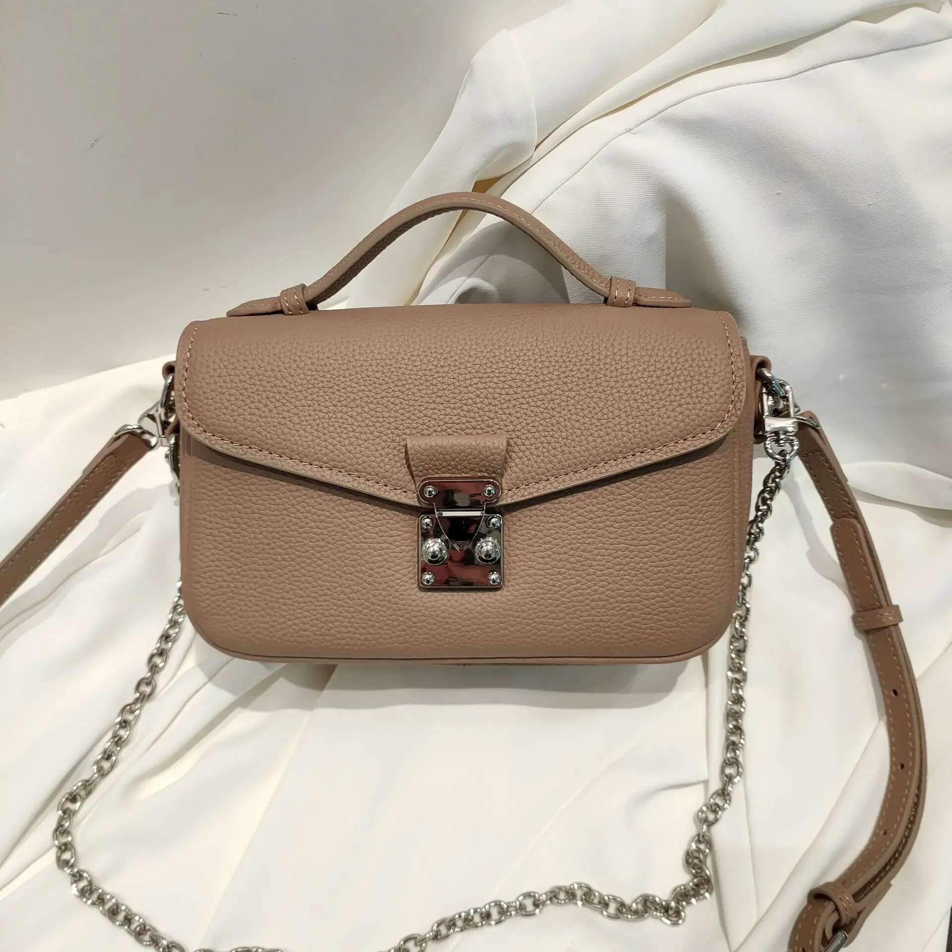 Chain Versatile Fashion Commuter Handbag Single Shoulder Messenger Bag High Grade Leather Top Layer Bags designer handbags women Women