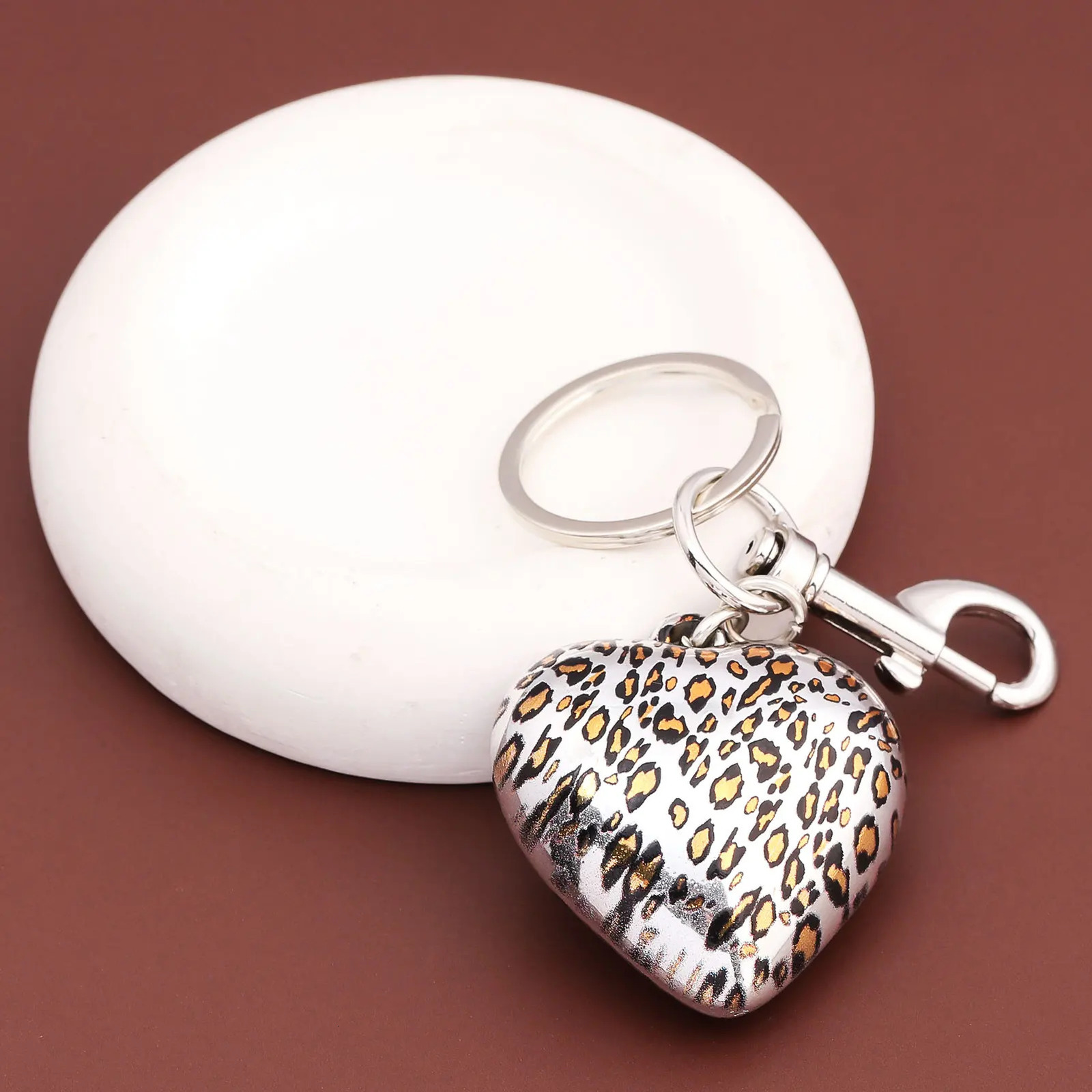 Womens Bag Pendant Leopard Print Bow Heart Keychain Zinc Alloy Pendant Men And Women Jewelry Bag Accessories Gift 251110