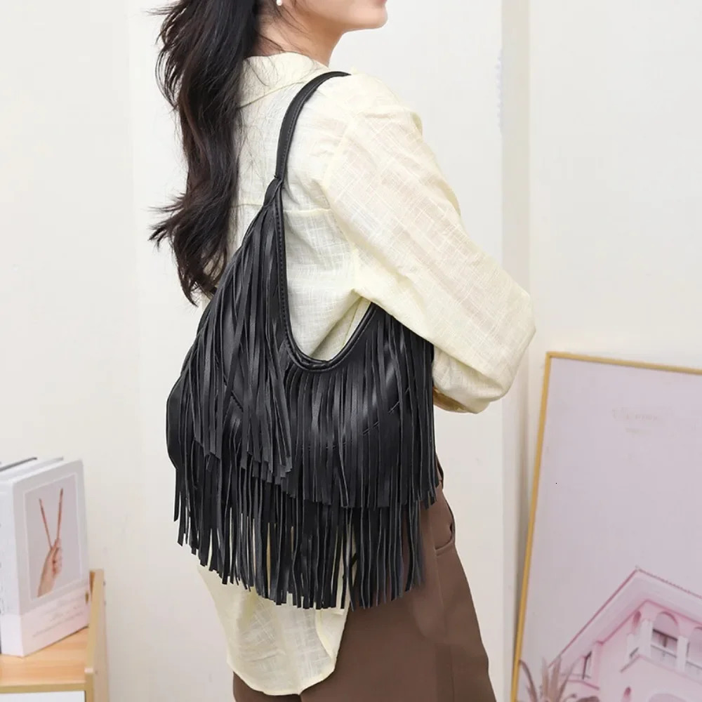 Fashionable PU Leather Long Tassels Handbag Cross Body Hobo Style Hobo Bag Armpit Bag Outdoor Activities 251110