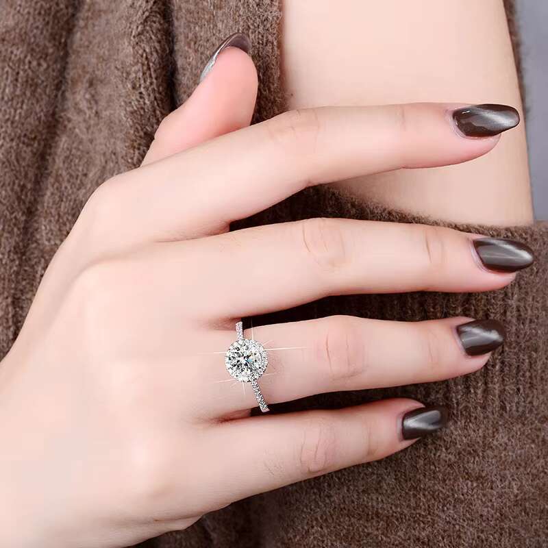 Womens 1 Karat round Moissanite Ring S925 Sterling Silver Direct Factory Home Card Packaging Jewelry for Rings
